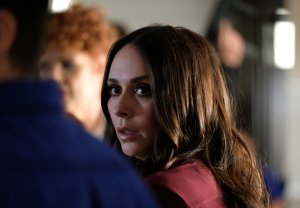 3 сезон 14 эпизод — «Захват диспетчерского центра 9-1-1» (The Taking of Dispatch 9-1-1)