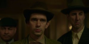 4 сезон 1 эпизод — «Добро пожаловать в альтернативную экономику» (Welcome to the Alternate Economy)