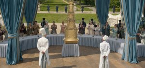 1 сезон 8 эпизод — «Коронация» (The Coronation)
